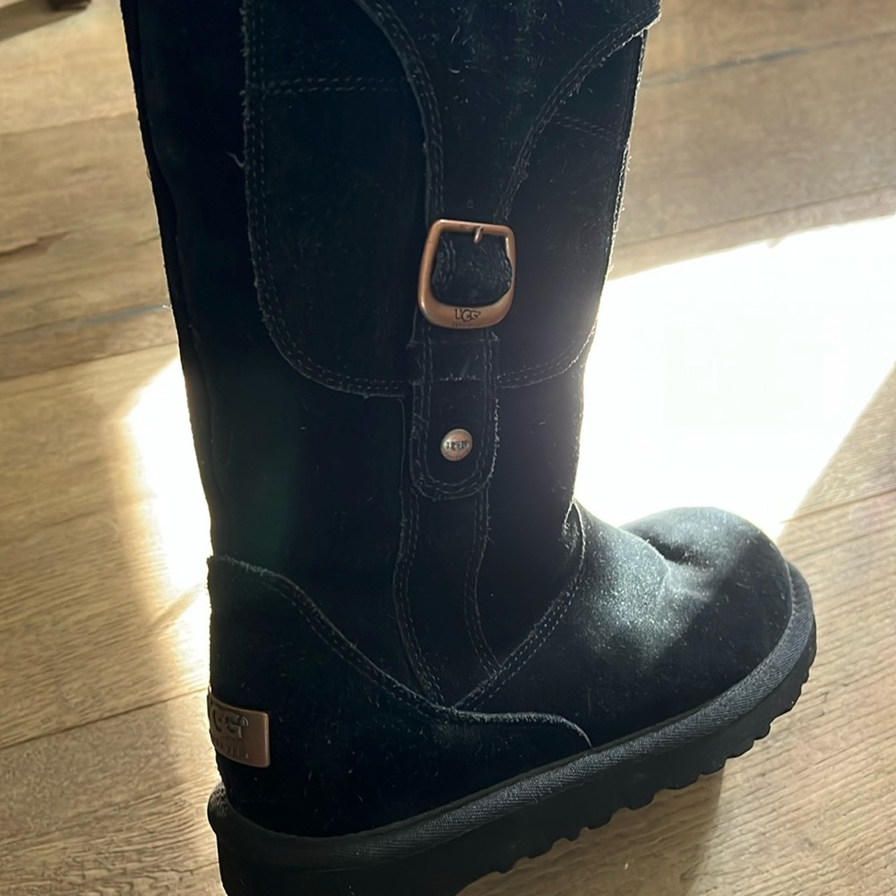Ugg suede boots with buckle 
Size 3
